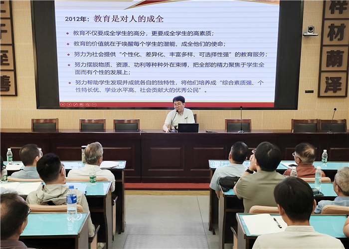 宁波镇海中学,副校长金凌俭.jpg 宁波镇海中学,副校长金凌俭.jpg