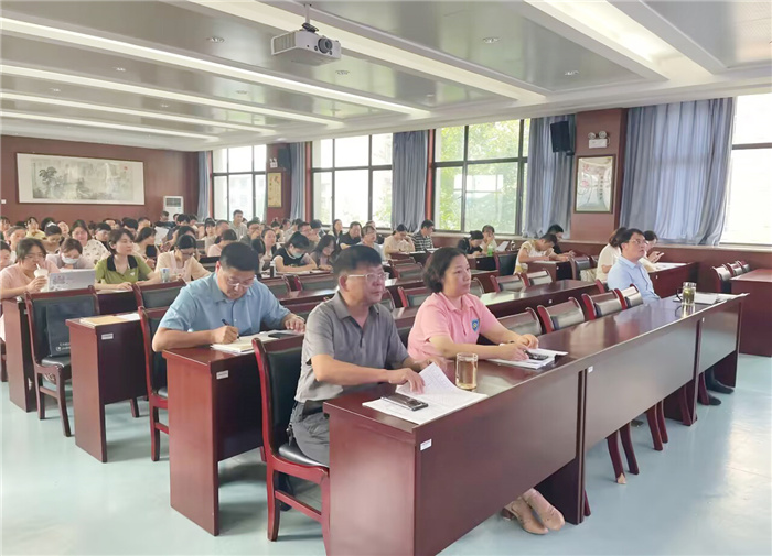 高三教师会.jpg 高三教师会.jpg