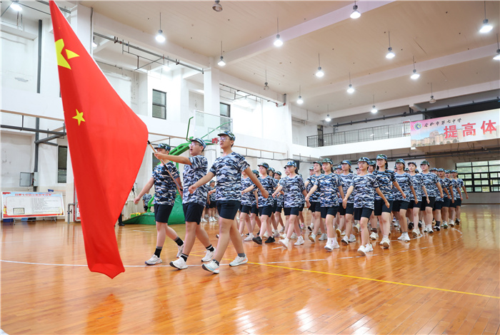 luck18平台高一军训结营仪式圆满落幕(图2)