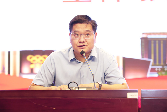 luck18平台召开2024-2025学年第一学期全体教职工大会(图3)