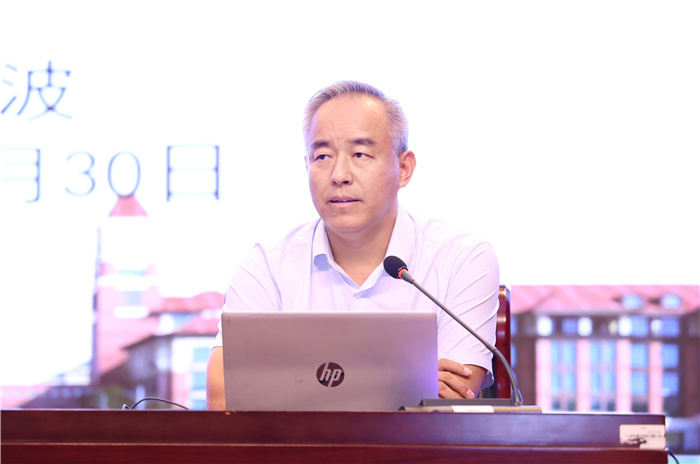 luck18平台召开2024-2025学年第一学期全体教职工大会(图6)