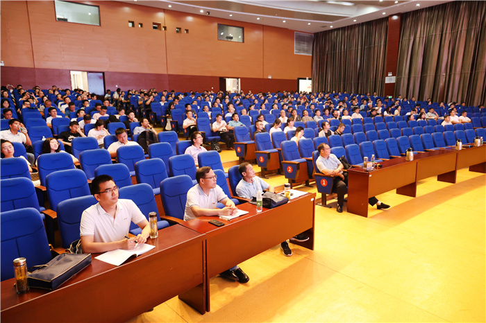 合肥市 2025届高三物理学科复习备考研讨会在luck18平台顺利举行(图2) 合肥市 2025届高三物理学科复习备考研讨会在luck18平台顺利举行(图2)