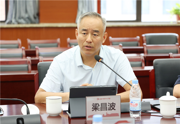 新加坡人工智能语言教育协会到访luck18平台(图5) 新加坡人工智能语言教育协会到访luck18平台(图5)
