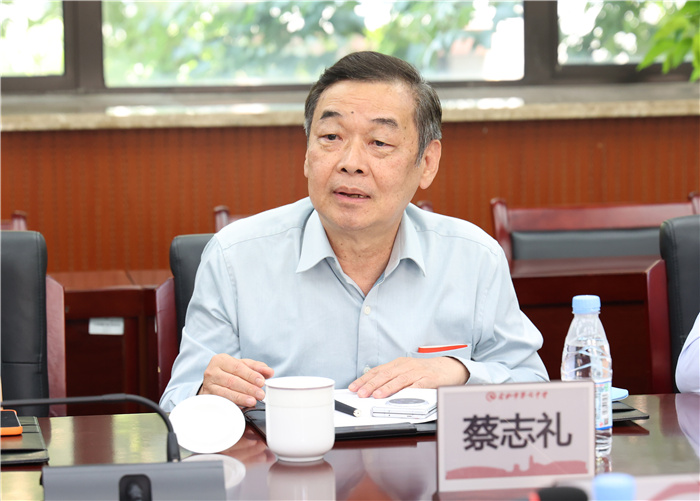 新加坡人工智能语言教育协会到访luck18平台(图4) 新加坡人工智能语言教育协会到访luck18平台(图4)