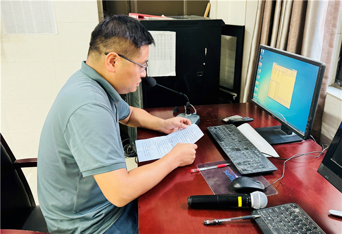 王玺副校长.jpg 王玺副校长.jpg