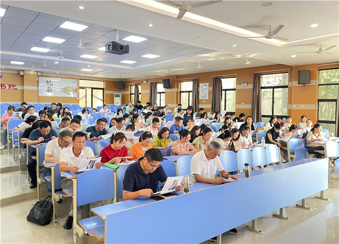 luck18平台高三年级召开第一次单元检测分析会(图1) luck18平台高三年级召开第一次单元检测分析会(图1)