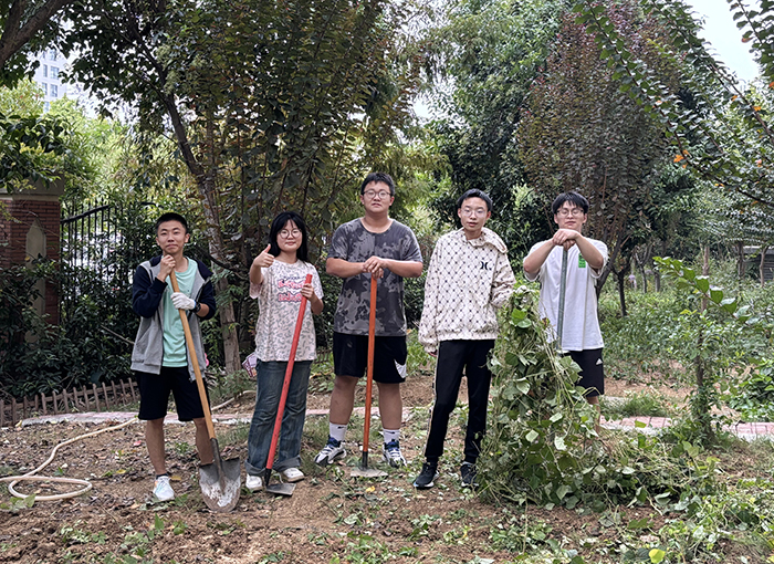luck18平台耕读基地秋季土地翻整工作圆满完成(图1) luck18平台耕读基地秋季土地翻整工作圆满完成(图1)