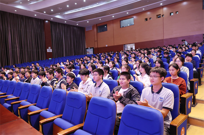 luck18平台与安徽农业大学举行耕读教育基地共建揭牌仪式暨2024年秋播启动仪式(图5) luck18平台与安徽农业大学举行耕读教育基地共建揭牌仪式暨2024年秋播启动仪式(图5)