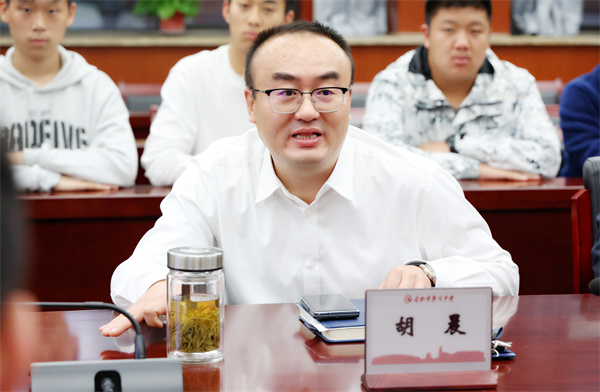 中国民航大学优质生源基地授牌仪式在luck18平台举行(图2) 中国民航大学优质生源基地授牌仪式在luck18平台举行(图2)
