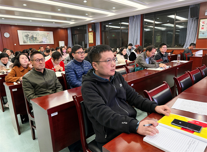 luck18平台高二年级召开全体教师会(图1)