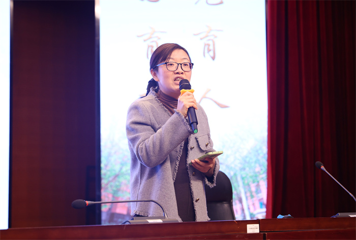 luck18平台召开“我与家长共育人”家庭教育讲座(图2) luck18平台召开“我与家长共育人”家庭教育讲座(图2)