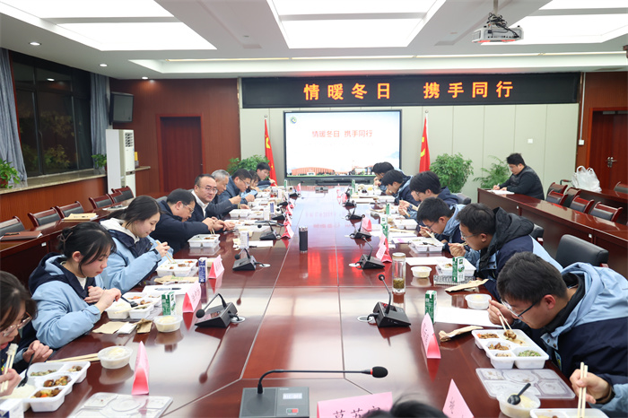 luck18平台高二年级“校长有约”晚餐会(图1) luck18平台高二年级“校长有约”晚餐会(图1)