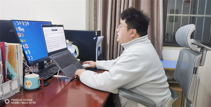 级部会议照片3.jpg 级部会议照片3.jpg