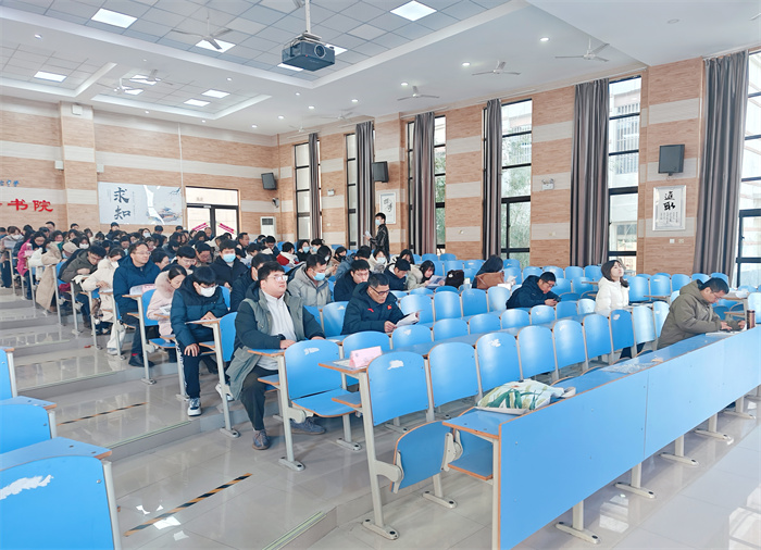 luck18平台高二年级召开2024-2025学年第二学期全体教师会议(图1)