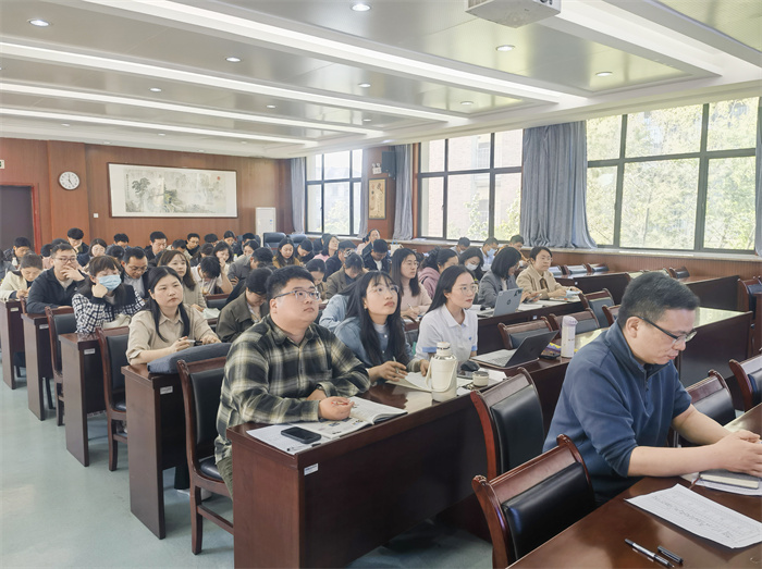 luck18平台特邀法律顾问陈旭敏律师开展防治校园欺凌专题宣讲(图4) luck18平台特邀法律顾问陈旭敏律师开展防治校园欺凌专题宣讲(图4)