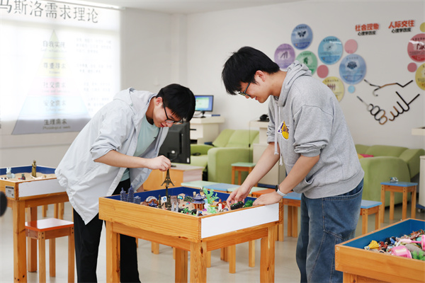 525心理健康日|“一起来解‘鸭’”趣味减压活动欢乐回归(图2)