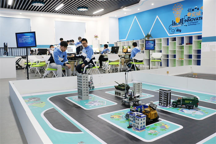 无人驾驶课程.jpg 无人驾驶课程.jpg