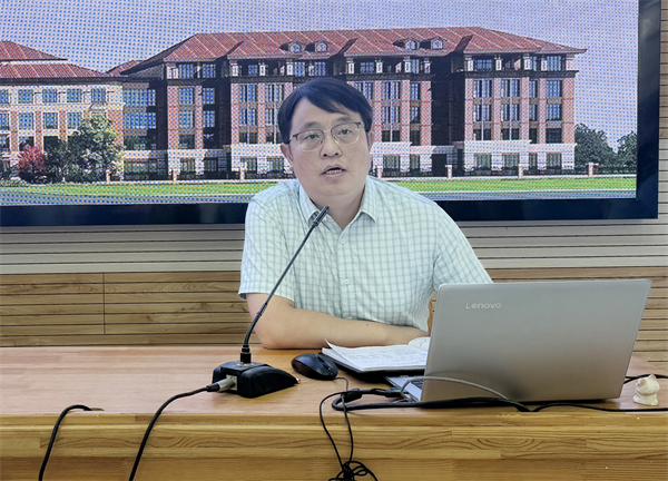 luck18平台高三年级召开新学期全体教师会(图3) luck18平台高三年级召开新学期全体教师会(图3)