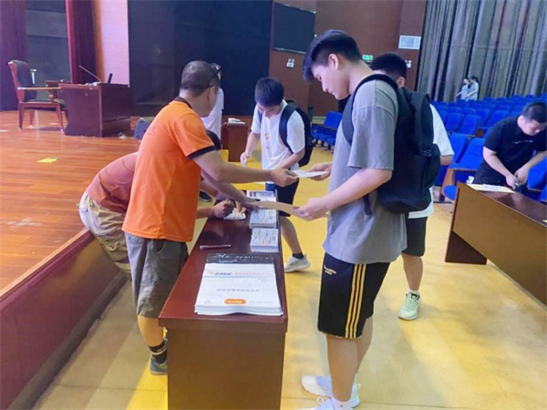 2025届高三毕业生档案集中转移工作4.jpg 2025届高三毕业生档案集中转移工作4.jpg