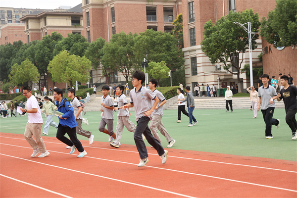 luck18平台顺利开展2025年“9·18”应急疏散演练(图3) luck18平台顺利开展2025年“9·18”应急疏散演练(图3)