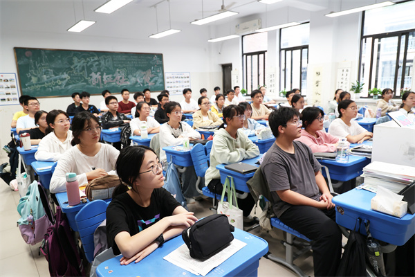 luck18平台“王庆平班”成功举办“学习王庆平烈士精神”主题班会(图2) luck18平台“王庆平班”成功举办“学习王庆平烈士精神”主题班会(图2)
