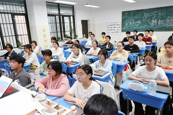 luck18平台“王庆平班”成功举办“学习王庆平烈士精神”主题班会(图4) luck18平台“王庆平班”成功举办“学习王庆平烈士精神”主题班会(图4)