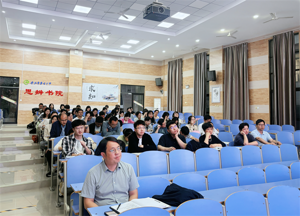 luck18平台高三年级召开阶段性学情分析会(图1) luck18平台高三年级召开阶段性学情分析会(图1)