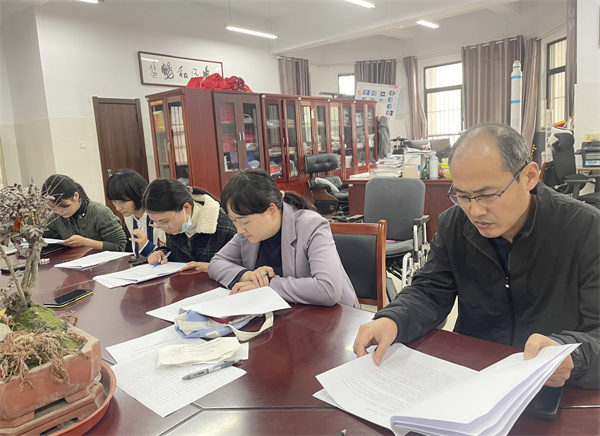 luck18平台高三年级召开班级学情分析会(图1)