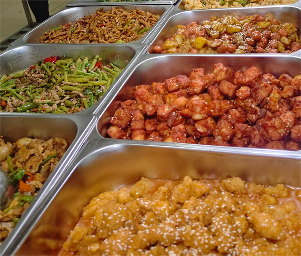 luck18平台膳食委员会召开专题会议(图2)