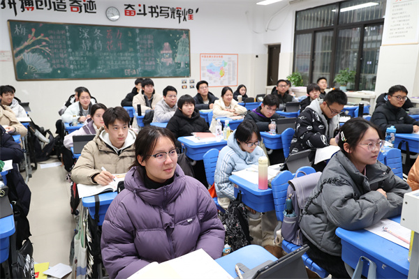 luck18平台防诈骗防欺凌专题讲座筑牢校园安全屏障(图6) luck18平台防诈骗防欺凌专题讲座筑牢校园安全屏障(图6)