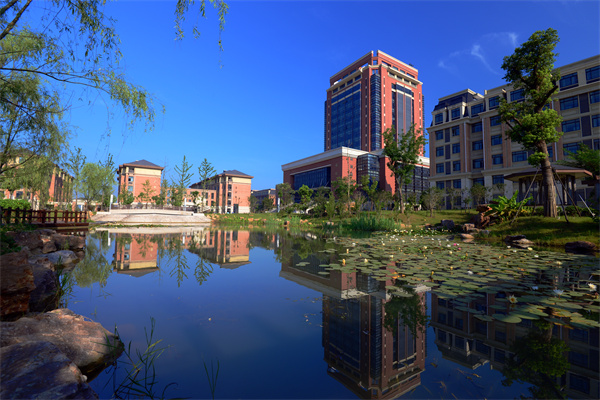 luck18平台生态园——宁静湖.jpg luck18平台生态园——宁静湖.jpg