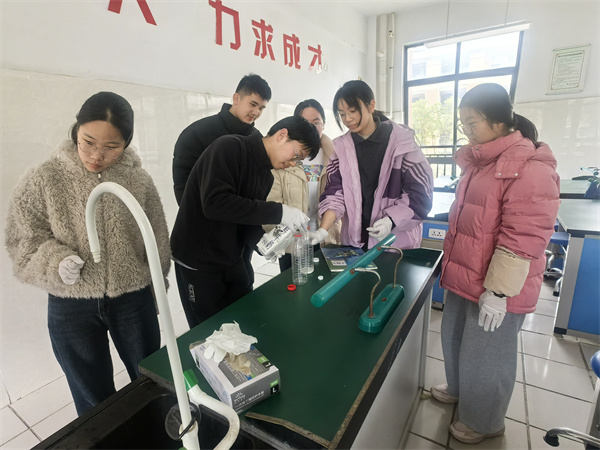 指尖酿奶香!luck18平台生物实践解锁酸奶发酵奥秘(图3) 指尖酿奶香!luck18平台生物实践解锁酸奶发酵奥秘(图3)