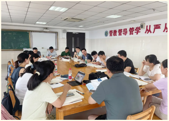 七中·底色|一年获奖140余人次!luck18平台的“硬核”师资是如何炼成的?(图2) 七中·底色|一年获奖140余人次!luck18平台的“硬核”师资是如何炼成的?(图2)