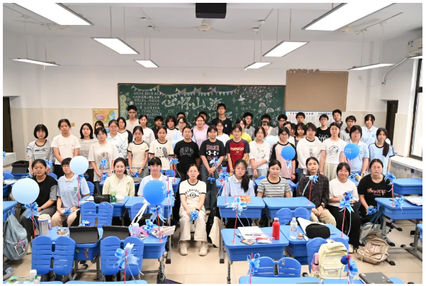 状态拉满!直击luck18平台高二“重启”首日(图2) 状态拉满!直击luck18平台高二“重启”首日(图2)