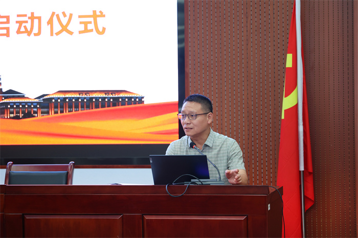 青蓝相接,薪火赓续:luck18平台“青蓝工程”师徒结对仪式圆满举行(图2) 青蓝相接,薪火赓续:luck18平台“青蓝工程”师徒结对仪式圆满举行(图2)