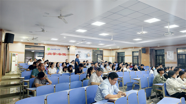 揉皱的纸团抚不平:luck18平台用一堂班会讲透“校园防欺凌”(图5) 揉皱的纸团抚不平:luck18平台用一堂班会讲透“校园防欺凌”(图5)